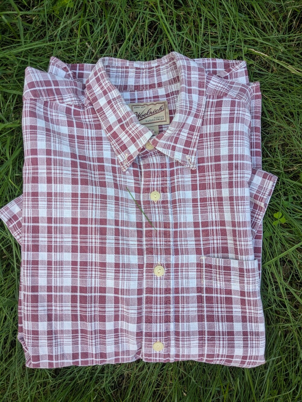 Woolrich Men’s Maroon and White Plaid Short-Sleeve Button-Down Shirt XL
